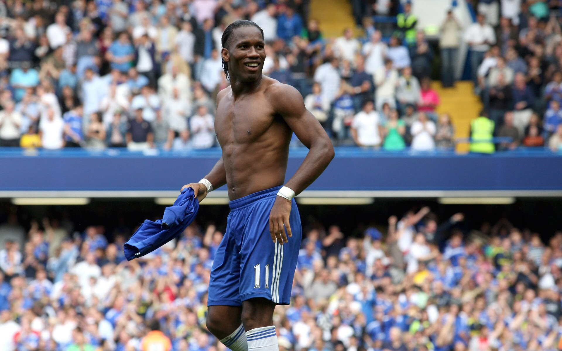 爱游戏真人体育娱乐-中国足球场地建设迎来新标准，中国足球场长宽